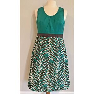 Merona Dress Women's 2 Sleeveless Green Brown Animal Print BalletCore Lined Knee